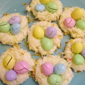 almondmaceasternests.jpg