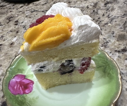 Cream cake slice.jpg